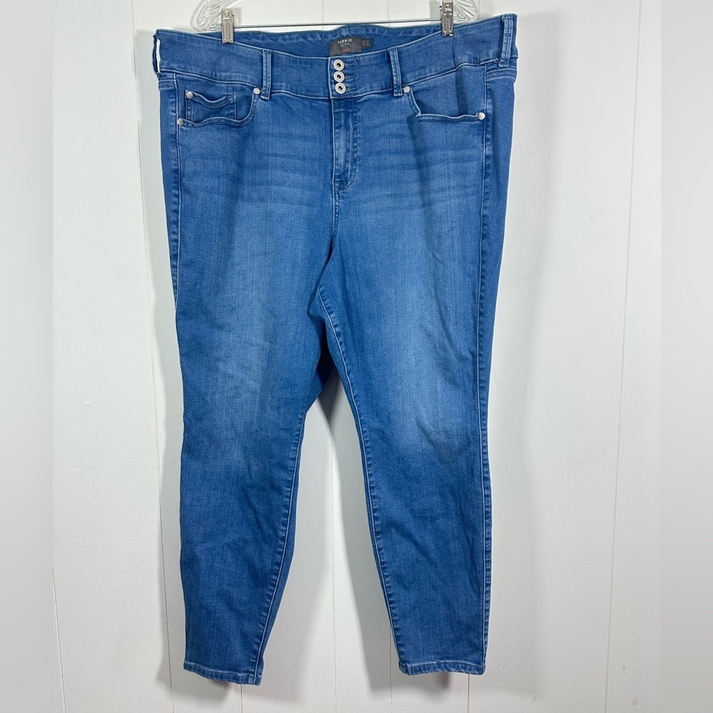 Torrid Size 24R Women’s Jegging Denim Blue Jeans 3 Button Front